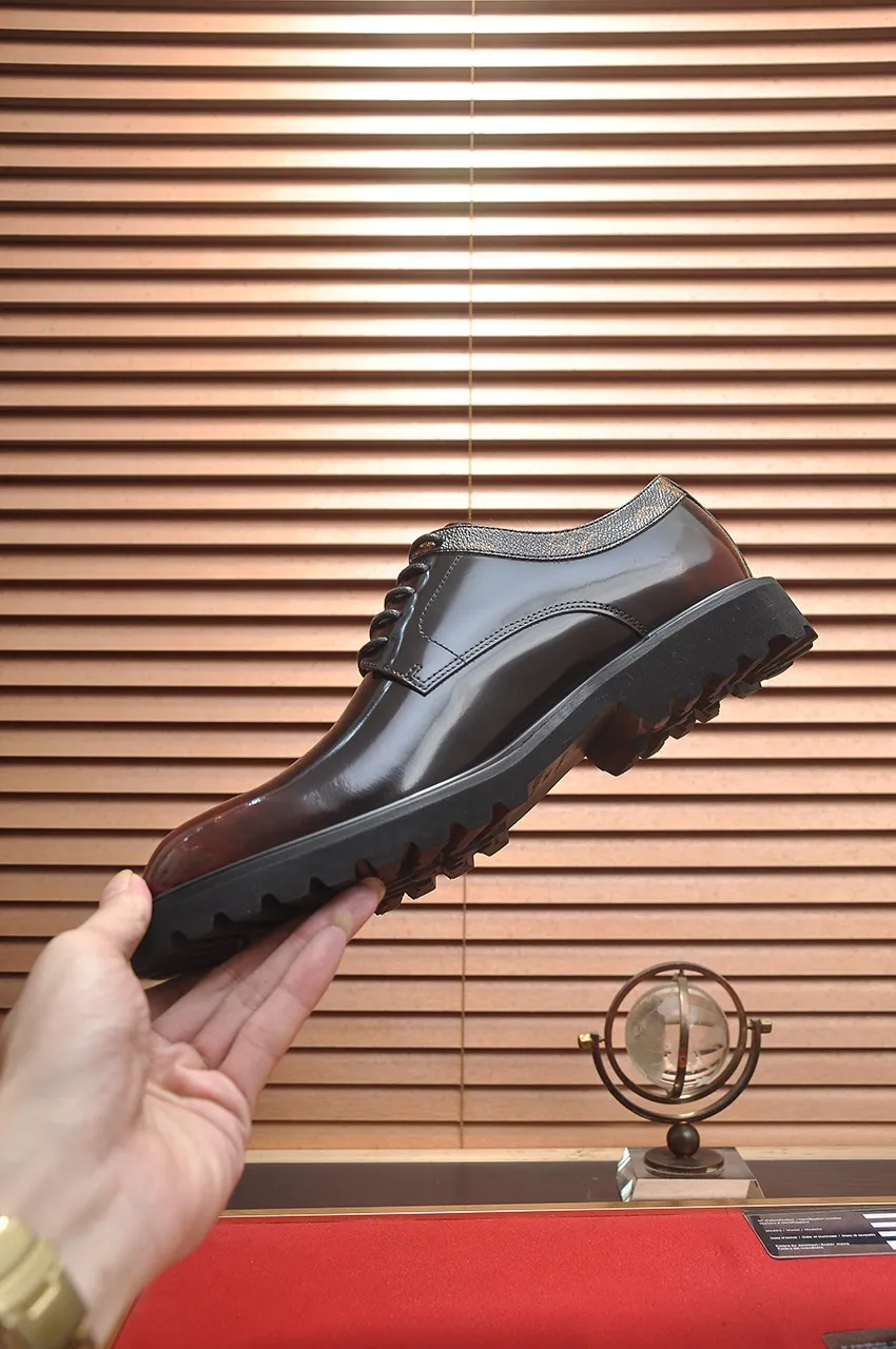 Men's men's shoes 💰560💶 [LV] (original single cowhide lining) 🍀LV's latest genuine leather business suit shoes are launched simultaneously on the official website. The first-layer cowhide imported from Italy is made of heavy gold, 💥1:1 rubber outsole from the official website. Versatile to wear, high-end without losing class, and the color combination is extraordinary. This four-season style is alluring when worn on your feet, showing off your big-name flair. Standard code 38-44 (45 customized)